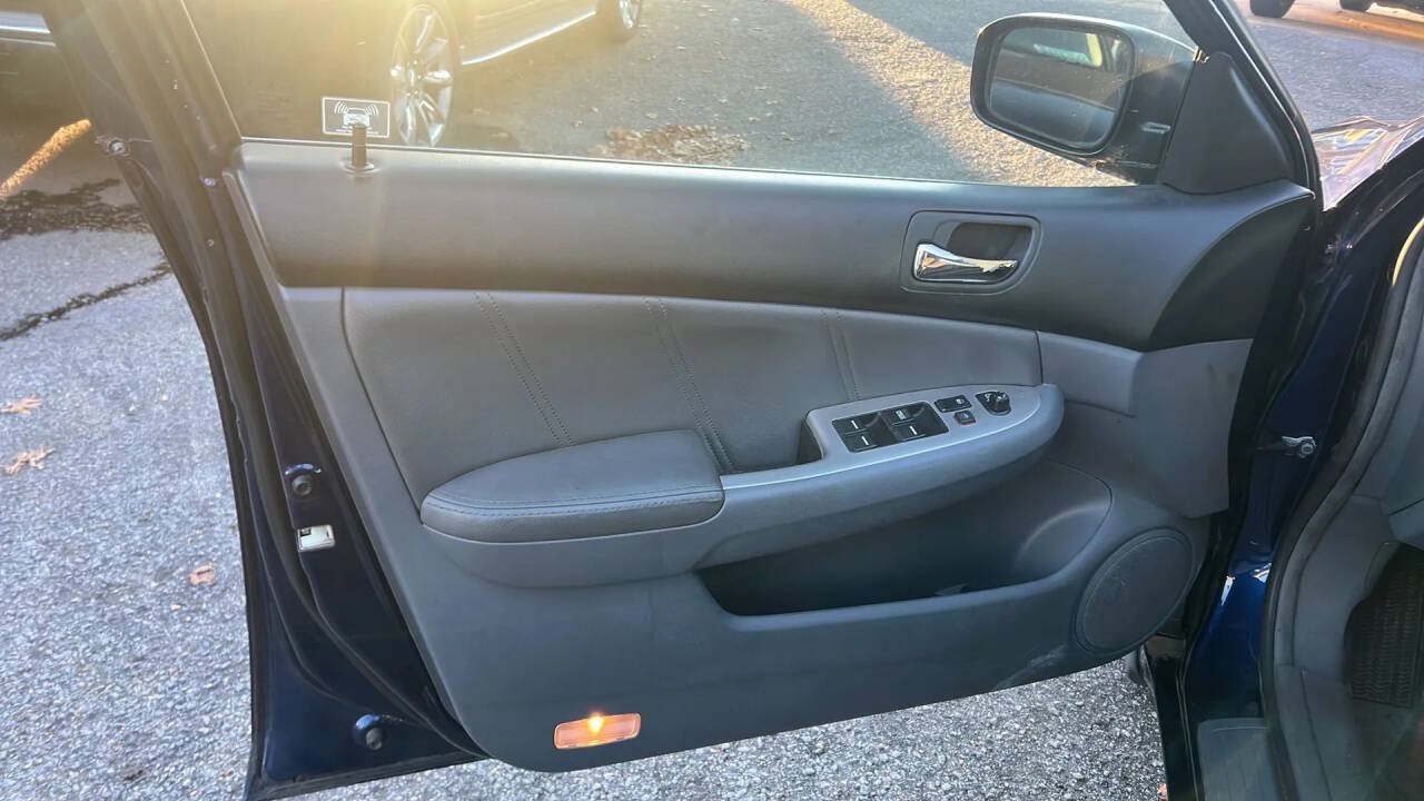Used 2005 Honda Accord EX image 9