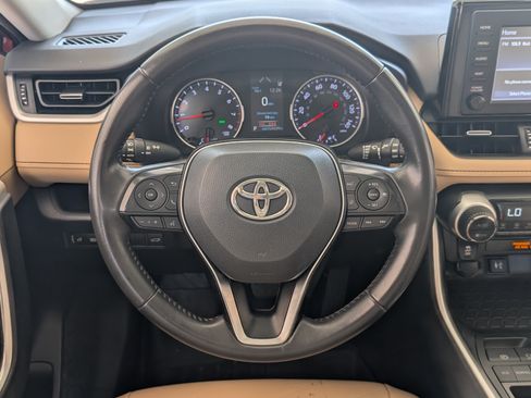 Used 2019 Toyota RAV4 XLE Premium FWD image 24