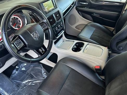 Used 2019 Dodge Grand Caravan SXT FWD image 7