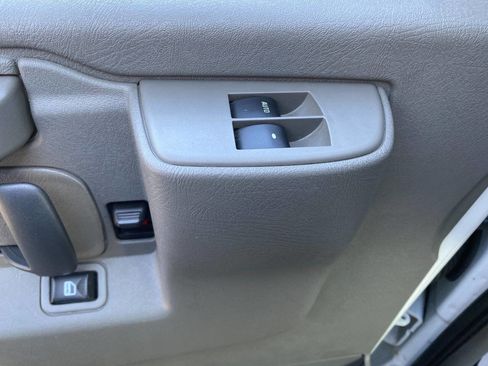 Used 2020 GMC Savana 3500 LT w/ LT Preferred Equipment Group image 12