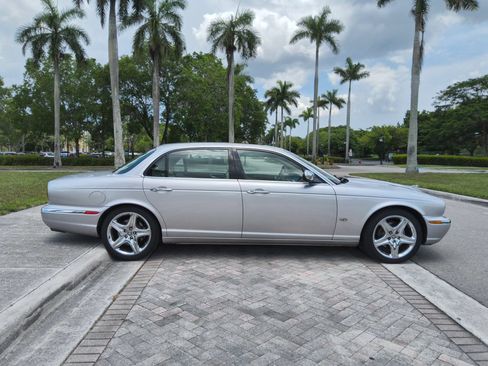 Used 2006 Jaguar XJ Vanden Plas RWD image 24