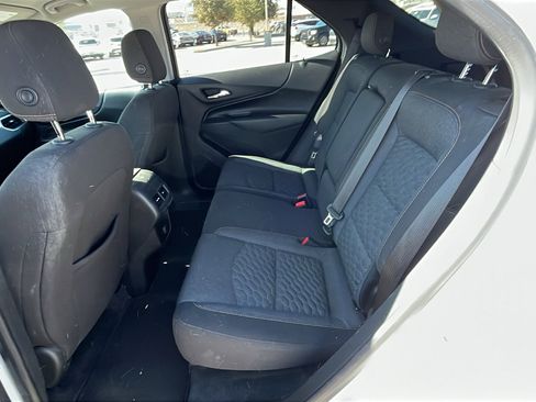 Used 2018 Chevrolet Equinox LT image 24