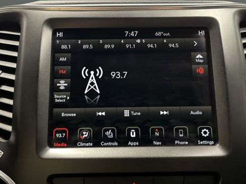 Used 2022 Jeep Cherokee Trailhawk w/ Sun, Sound & Nav Group AWD/4WD image 31
