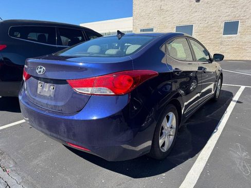 Used 2013 Hyundai Elantra GLS w/ Preferred Pkg image 3