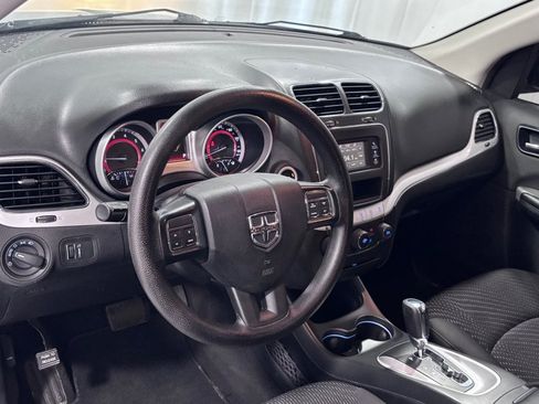 Used 2018 Dodge Journey SE w/ Blacktop Package FWD image 9