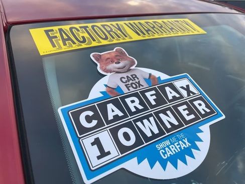 Used 2024 Chevrolet Equinox LT image 2