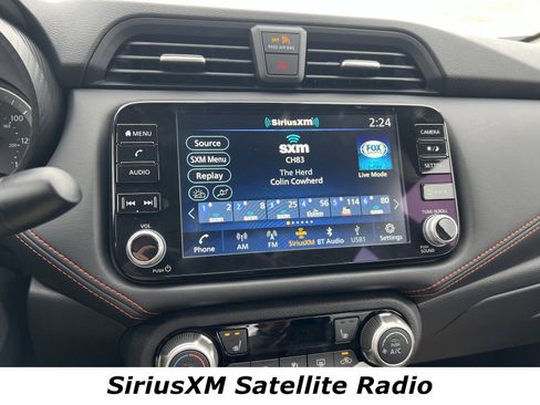 Used 2025 Nissan Versa SR w/ Trunk Package image 8