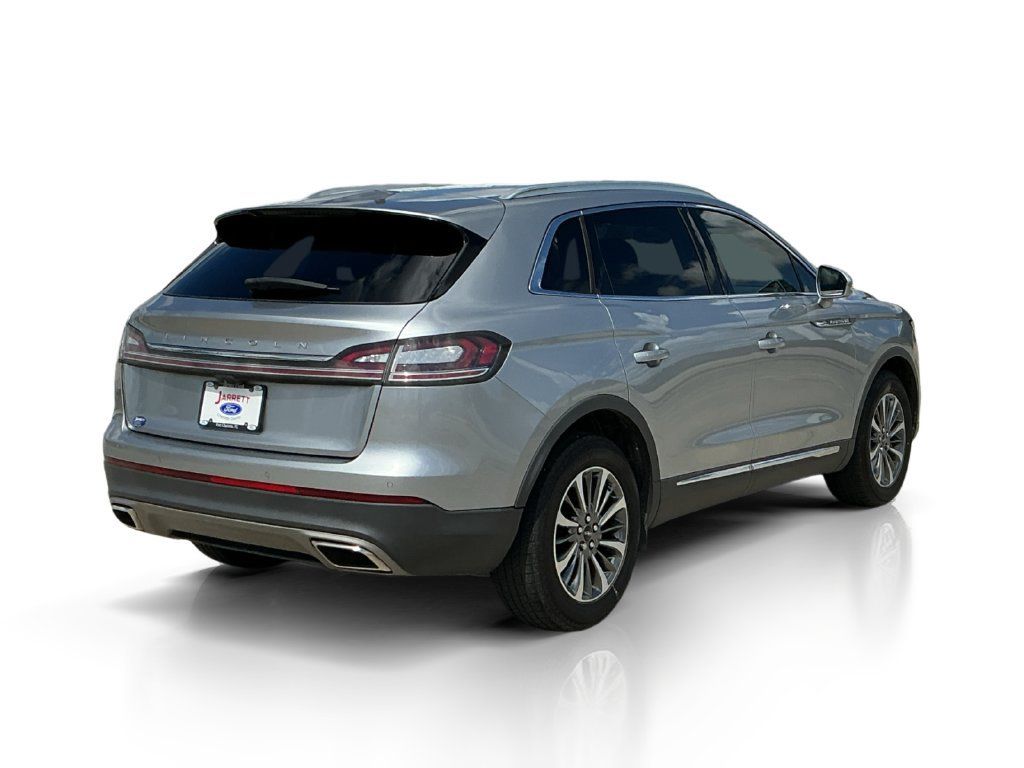 Used 2022 Lincoln Nautilus FWD w/ Premium Package image 7