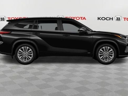 New 2026 Toyota Highlander Platinum image 13