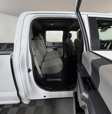 Used 2017 Ford F250 XLT AWD/4WD image 5