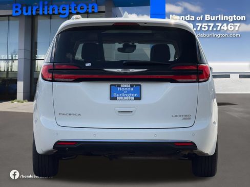 Used 2021 Chrysler Pacifica Limited w/ Premium & Safety Sphere Group AWD/4WD image 5