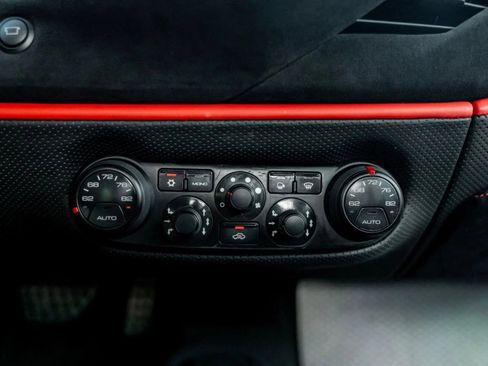 Used 2019 Ferrari 488 Pista Coupe RWD image 17