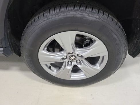 Used 2024 Toyota RAV4 XLE AWD/4WD image 39