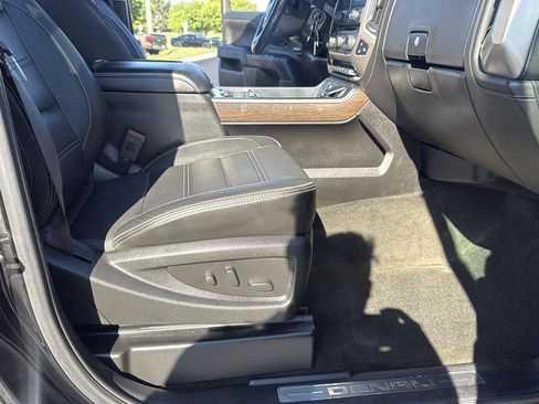 Used 2017 GMC Sierra 2500 Denali AWD/4WD image 31