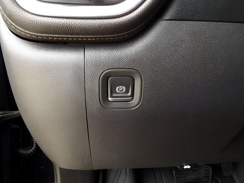 Used 2019 GMC Sierra 1500 AT4 w/ AT4 Premium Package image 28