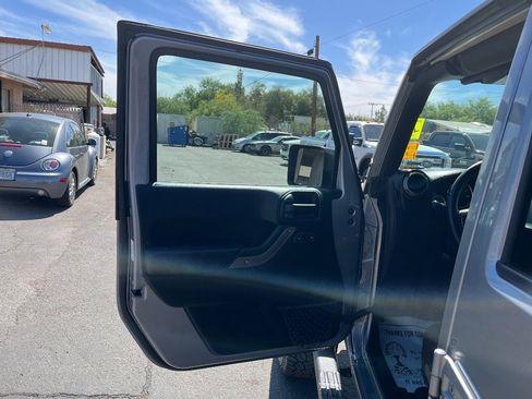 Used 2018 Jeep Wrangler Unlimited Sport S AWD/4WD image 23