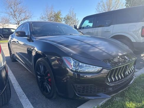 Used 2021 Maserati Ghibli S image 4