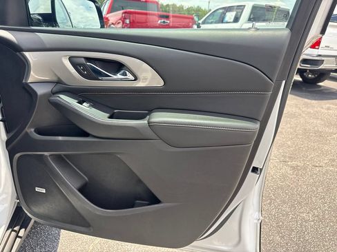 Used 2018 Chevrolet Traverse LT FWD image 15