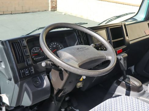 Used 2024 Isuzu NPR RWD image 19