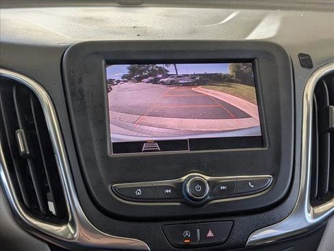 Used 2022 Chevrolet Equinox LT FWD image 9