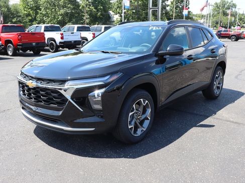 New 2026 Chevrolet Trax LT w/ LT Convenience Package FWD image 23