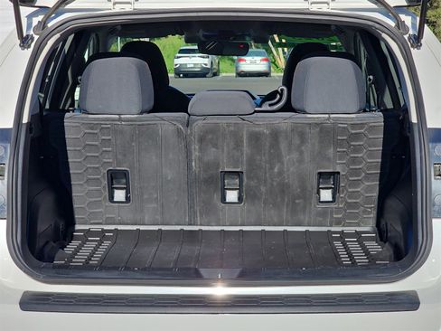 Used 2023 Subaru Crosstrek 2.0i Premium image 12