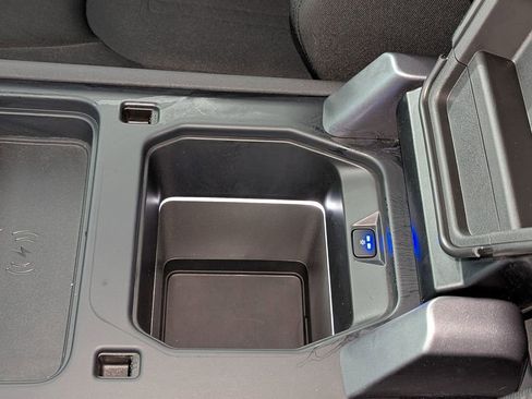 Used 2021 Land Rover Defender 110 image 21