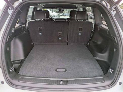 Used 2025 Jeep Grand Cherokee Limited w/ Black Appearance Package RWD image 13