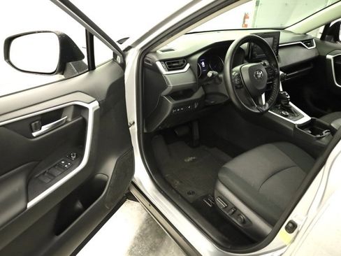 Used 2021 Toyota RAV4 AWD Hybrid image 9