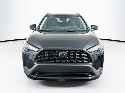 Used 2024 Toyota Corolla Cross LE image 2