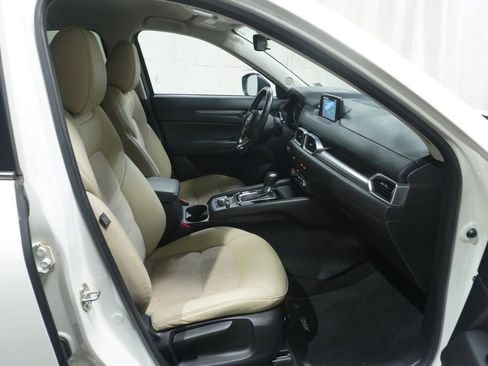 Used 2017 MAZDA CX-5 Touring image 12