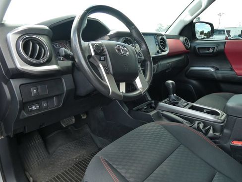 Used 2021 Toyota Tacoma SR5 w/ Technology Package AWD/4WD image 22