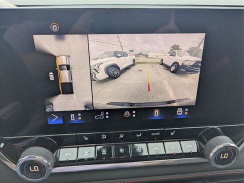 Used 2024 Chevrolet Colorado Z71 w/ Z71 Convenience Package 2 image 20