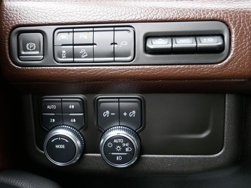 Used 2021 GMC Yukon XL Denali image 22