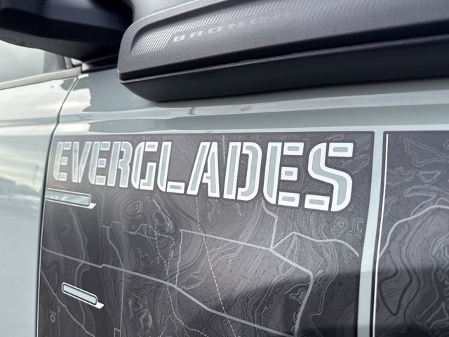 Used 2024 Ford Bronco Everglades AWD/4WD image 9