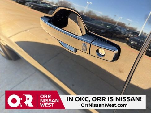 Used 2024 Nissan Frontier SV w/ SV Convenience Package image 11