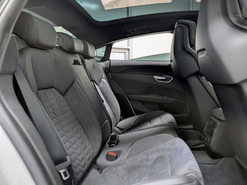 Used 2022 Audi e-tron GT Premium Plus image 23