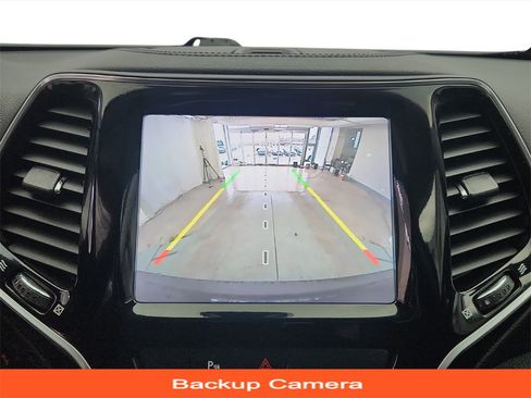 Used 2020 Jeep Cherokee Limited image 15