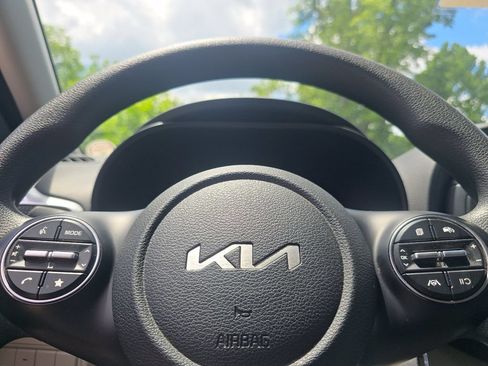 Used 2024 Kia Soul LX FWD image 24