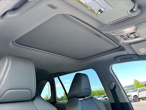 Used 2023 Toyota RAV4 Limited AWD/4WD image 27