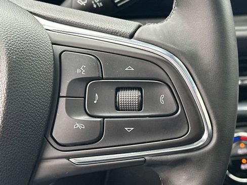 Used 2025 Buick Envista Sport Touring w/ Convenience I Package image 32