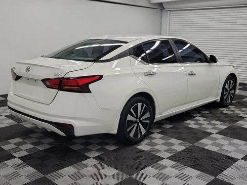 Used 2021 Nissan Altima 2.5 SV FWD image 6