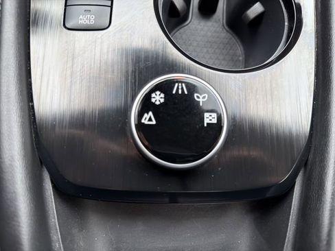 Used 2023 Nissan Rogue SL AWD/4WD image 31