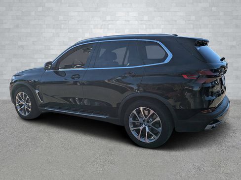 Used 2025 BMW X5 xDrive50e image 7
