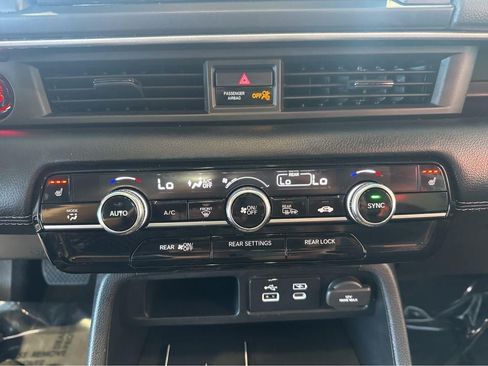 Used 2025 Honda Pilot Touring image 23