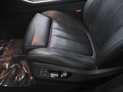 Used 2020 BMW X5 M50i image 30