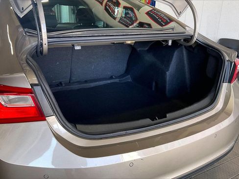 Used 2025 Chevrolet Malibu LT image 19