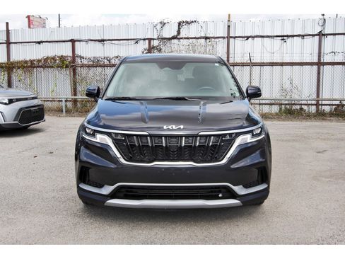 Certified 2024 Kia Carnival LX image 2