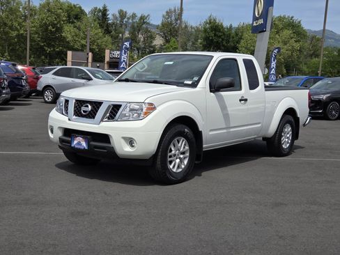 Used 2020 Nissan Frontier SV RWD image 1
