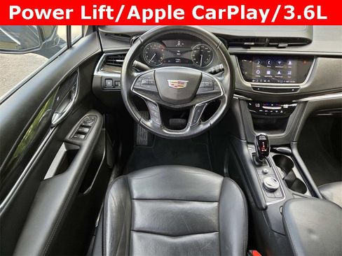 Used 2022 Cadillac XT5 Premium Luxury image 12